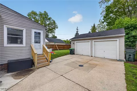 Exterior - 2258 E 290th St, Wickliffe, OH 44092 photo 5 of 11