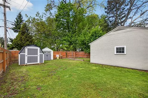 Exterior - 2258 E 290th St, Wickliffe, OH 44092 photo 7 of 11