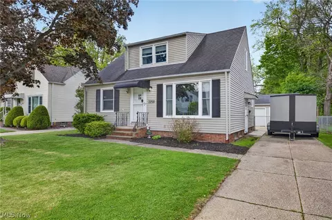 Exterior - 2258 E 290th St, Wickliffe, OH 44092 photo 4 of 11