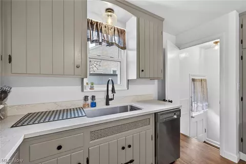 Kitchen - 2258 E 290th St, Wickliffe, OH 44092 photo 5 of 5