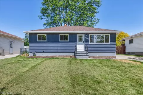 15424 Holland Rd, Brook Park, OH 44142