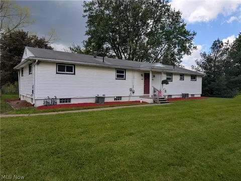 1223 Faircliff St, Louisville, OH 44641
