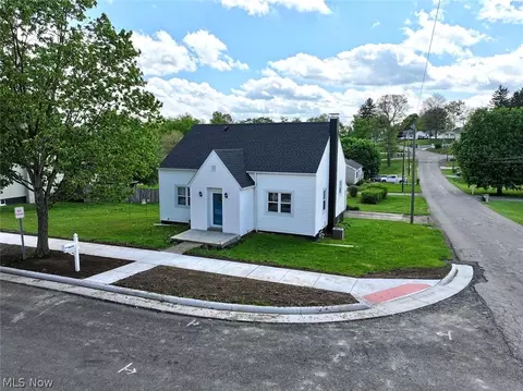 528 Maple St SW, Sugarcreek, OH 44681