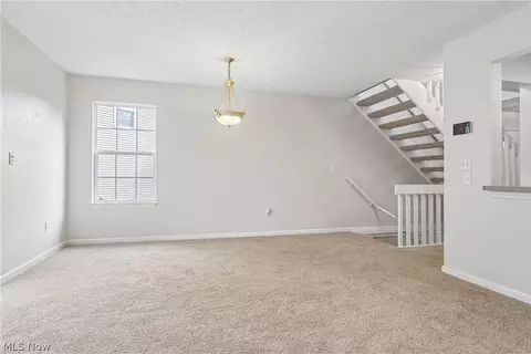 Living - 1352 Meadow Run, Copley, OH 44321 photo 4 of 4