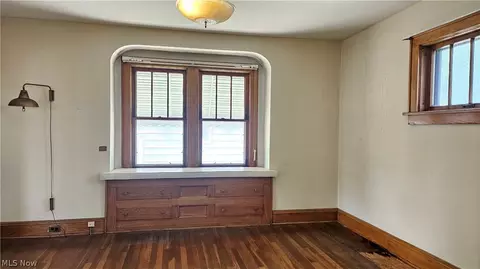 Bedroom - 387 E York St, Akron, OH 44310 photo 1 of 4