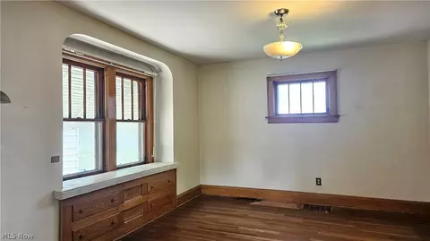 Living - 387 E York St, Akron, OH 44310 photo 1 of 3
