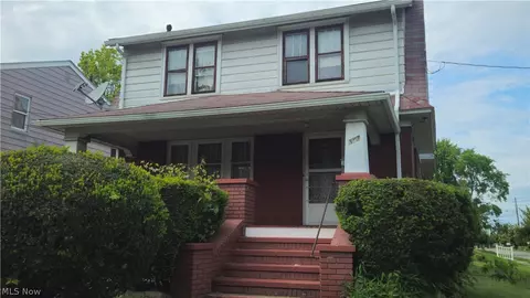 387 E York St, Akron, OH 44310