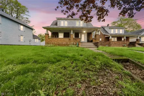 Exterior - 1728 Harbor Ave, Ashtabula, OH 44004 photo 2 of 6
