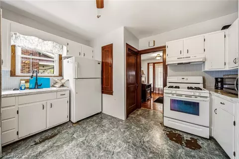 Kitchen - 1728 Harbor Ave, Ashtabula, OH 44004 photo 1 of 1