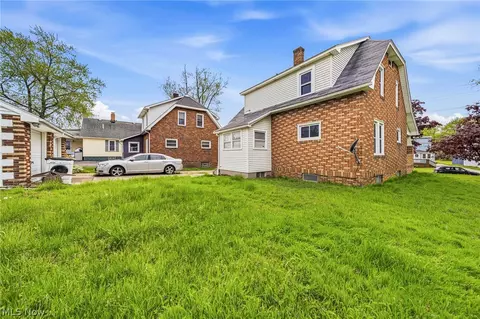 Exterior - 1728 Harbor Ave, Ashtabula, OH 44004 photo 4 of 6