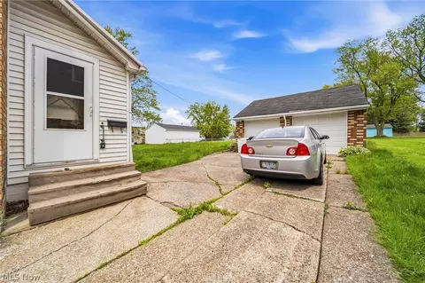 Exterior - 1728 Harbor Ave, Ashtabula, OH 44004 photo 3 of 7