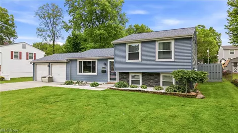 2219 Woodland Trace St, Austintown, OH 44515