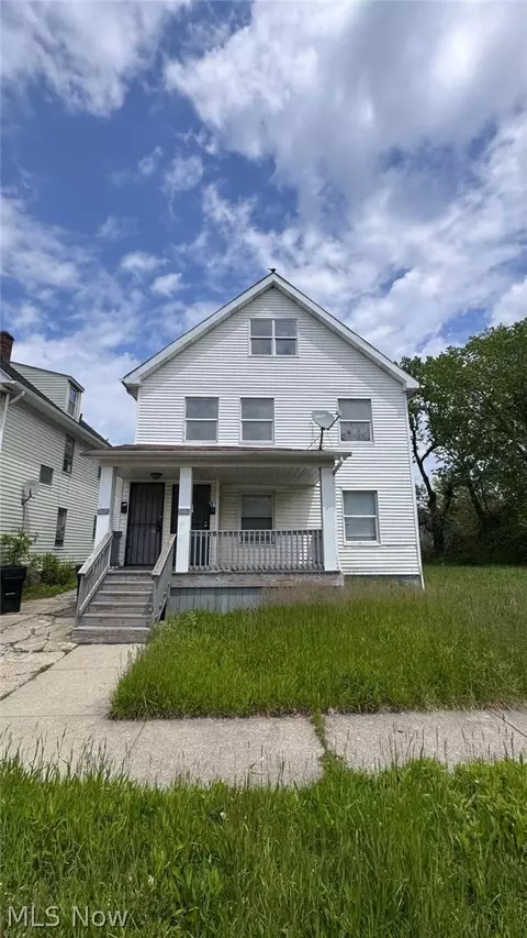 877 Rudyard Rd, Cleveland, OH 44110