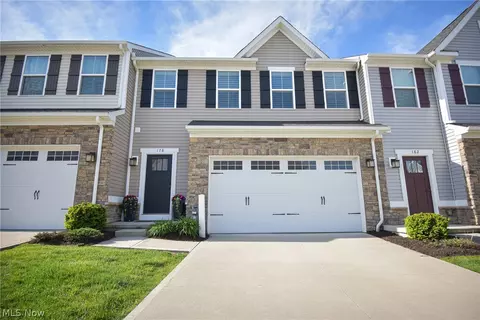 178 Topsail Dr, Medina, OH 44256