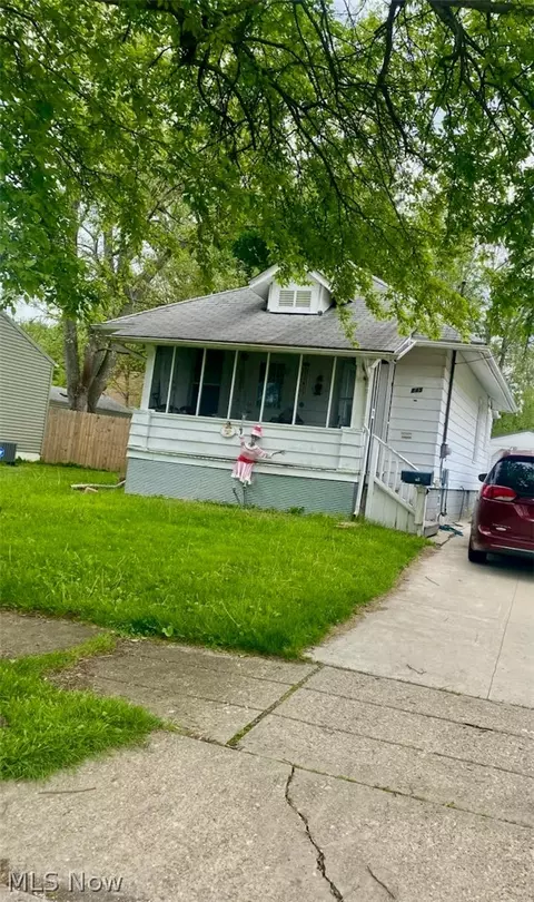 845 Iredell St, Akron, OH 44310