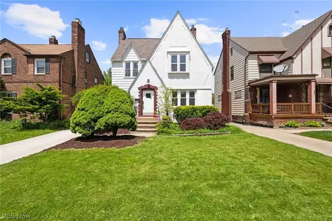 3545 Raymont Blvd, University Heights, OH 44118
