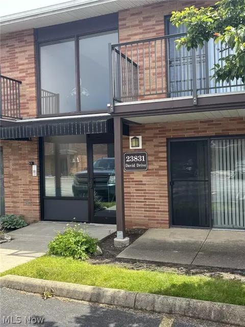 23831 David Dr #205, North Olmsted, OH 44070