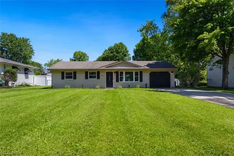 4542 Plumbrook Dr, Canfield, OH 44406