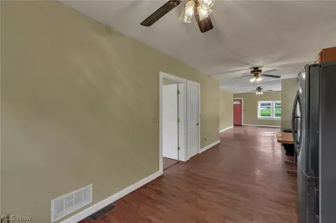 Entry Way - Undisclosed, Corning, OH 43730 photo 2 of 3