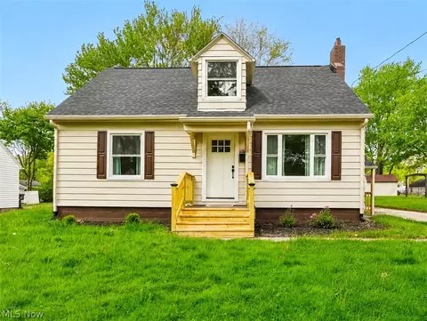 1130 Riverview St NW, Warren, OH 44485