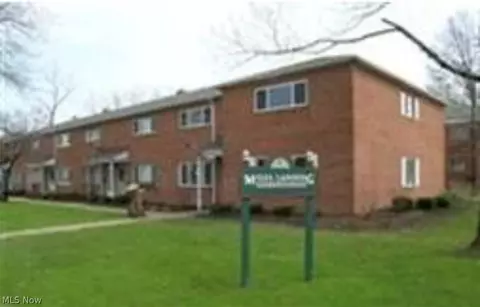 23755 Banbury Cir, Warrensville Heights, OH 44128