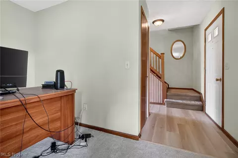 Entry Way - 438 Hampton Dr, Elyria, OH 44035 photo 1 of 4