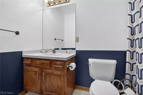 Bath - 438 Hampton Dr, Elyria, OH 44035 photo 3 of 4