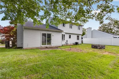 Exterior - 438 Hampton Dr, Elyria, OH 44035 photo 9 of 10
