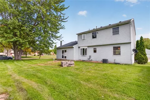 Exterior - 438 Hampton Dr, Elyria, OH 44035 photo 7 of 10