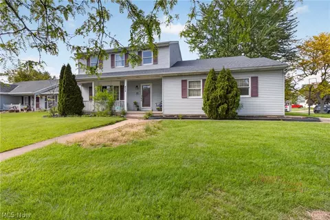Exterior - 438 Hampton Dr, Elyria, OH 44035 photo 3 of 10