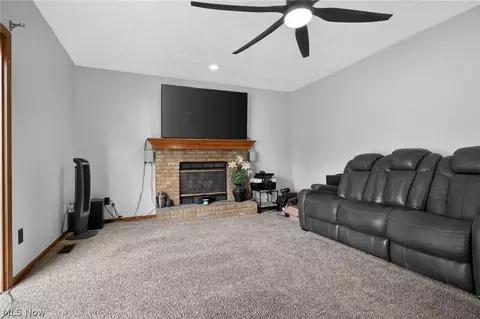 Living - 438 Hampton Dr, Elyria, OH 44035 photo 4 of 5