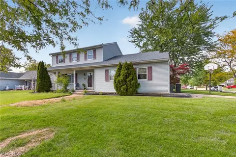 Exterior - 438 Hampton Dr, Elyria, OH 44035 photo 2 of 10