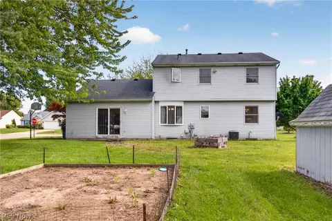 Exterior - 438 Hampton Dr, Elyria, OH 44035 photo 6 of 10