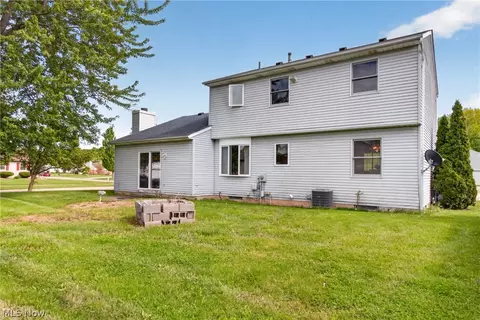 Exterior - 438 Hampton Dr, Elyria, OH 44035 photo 8 of 10