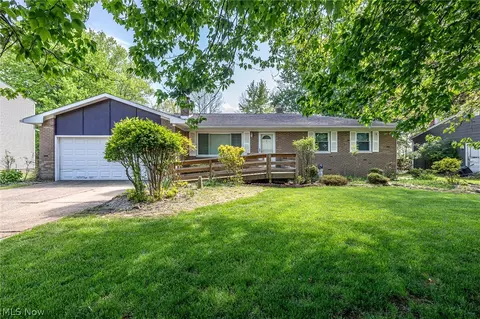 3256 Valley Forge Dr, Brunswick, OH 44212