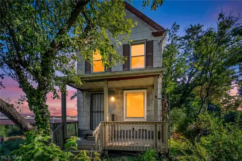 357 N Adams St, Akron, OH 44304