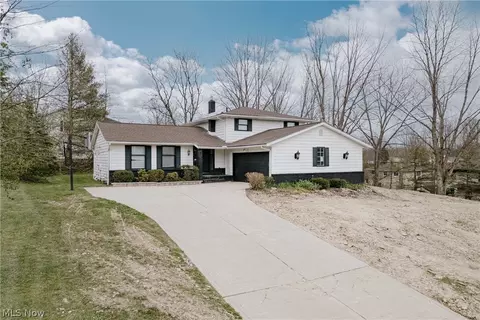 5880 Deepwood Trl, Solon, OH 44139
