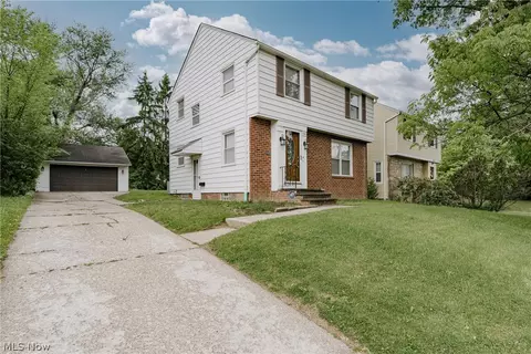 1830 Beverly Hills Dr, Euclid, OH 44117