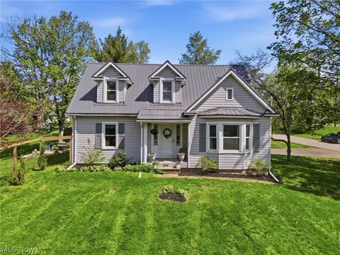104 W Main St, West Farmington, OH 44491