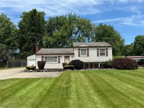 4828 New Rd, Austintown, OH 44515