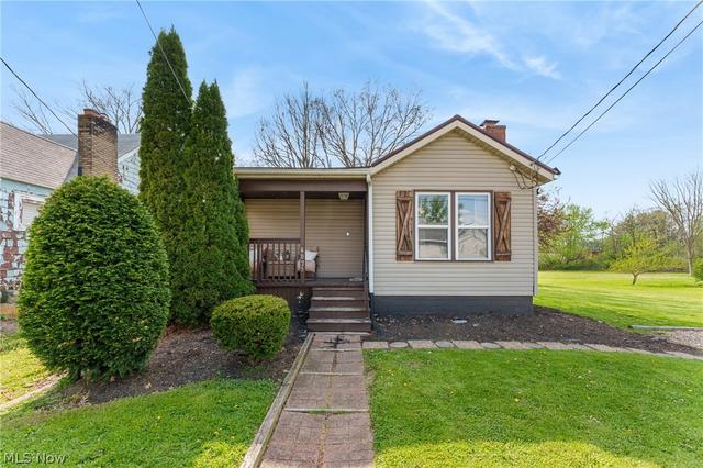 4025 Paumier Ave, Louisville, OH 44641