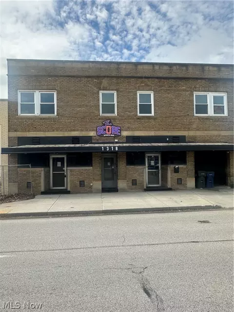1318 Warrensville Center Rd, Cleveland Heights, OH 44121