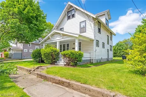1396 Curtis St, Akron, OH 44301