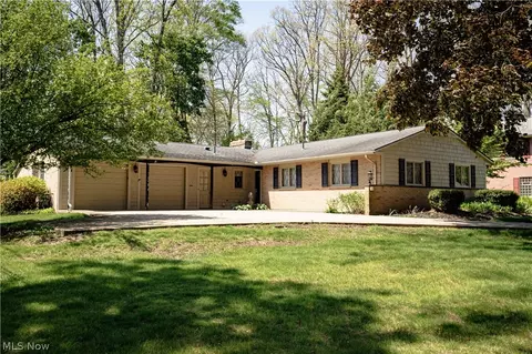 1009 Fair Oaks Ave SW, North Canton, OH 44720