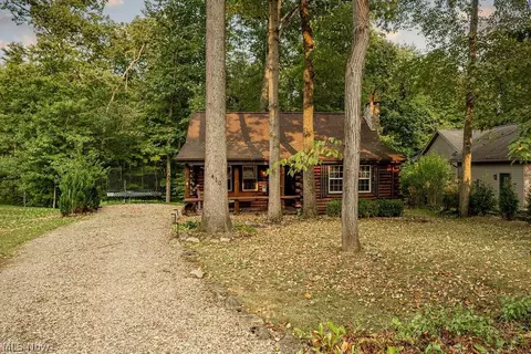 410 Apple Hill Dr N, Howard, OH 43028