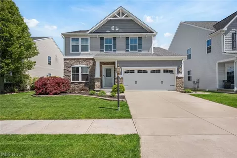 36150 Harbor Dr, North Ridgeville, OH 44039