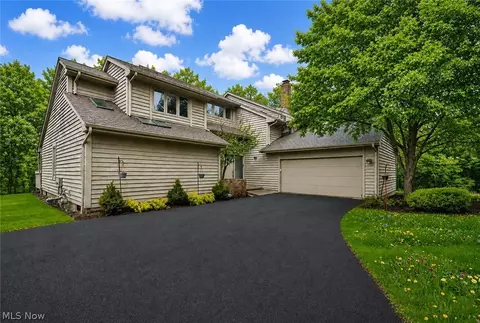 2 Salem Ct, Beachwood, OH 44122