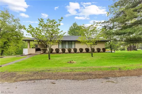 107 Laurel Dr, Weirton, WV 26062