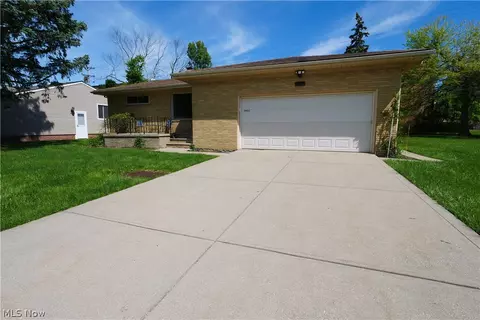 5931 Mayberry Ave, Mayfield Heights, OH 44124