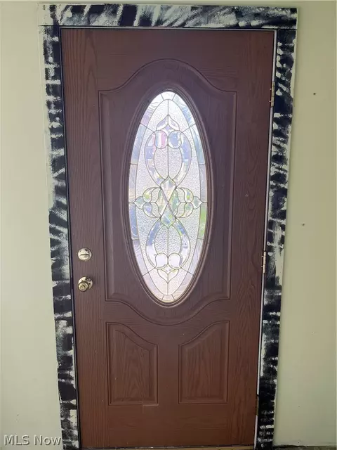 Entry Way - 26 2nd St, Beech Bottom, WV 26030 photo 1 of 3
